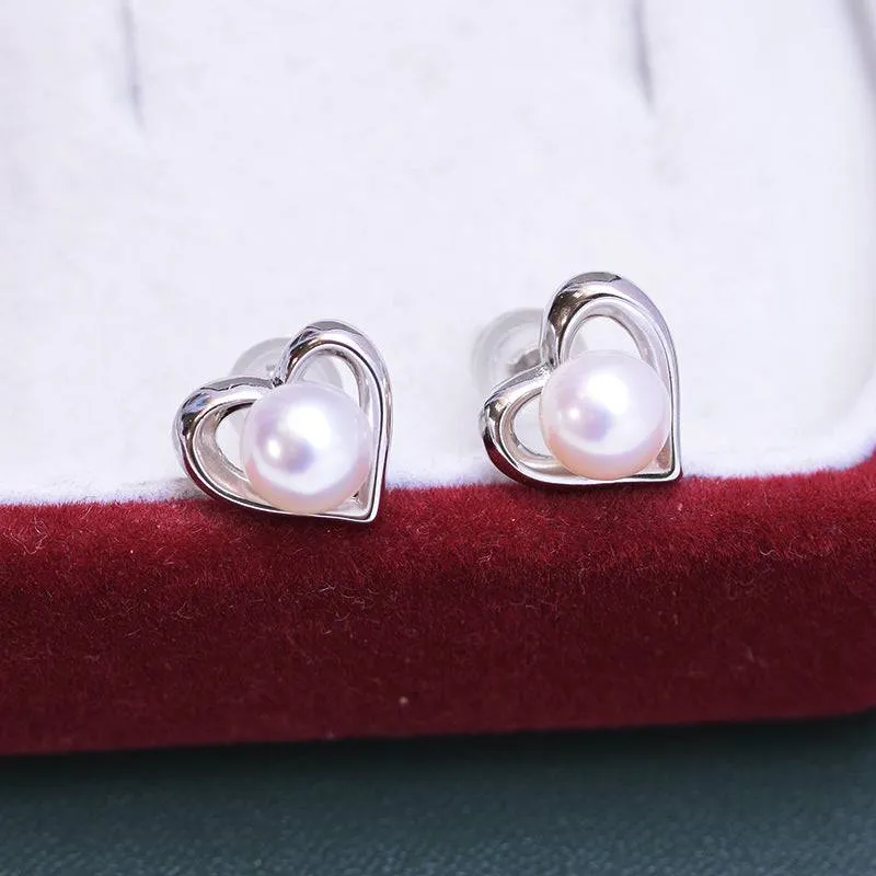 6-7mm Freshwater Pearl Heart Ear Stud Earrings