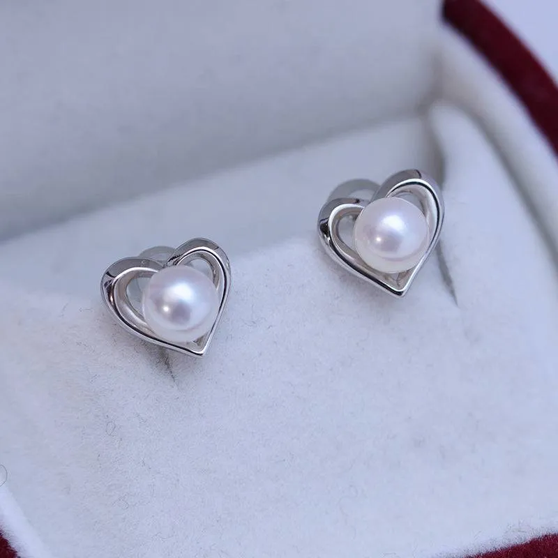 6-7mm Freshwater Pearl Heart Ear Stud Earrings