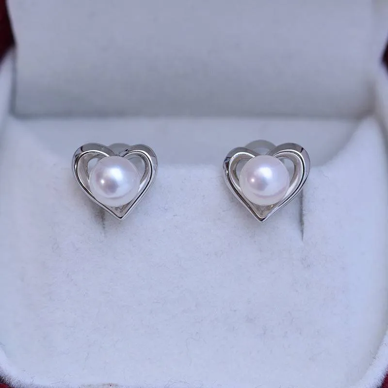 6-7mm Freshwater Pearl Heart Ear Stud Earrings