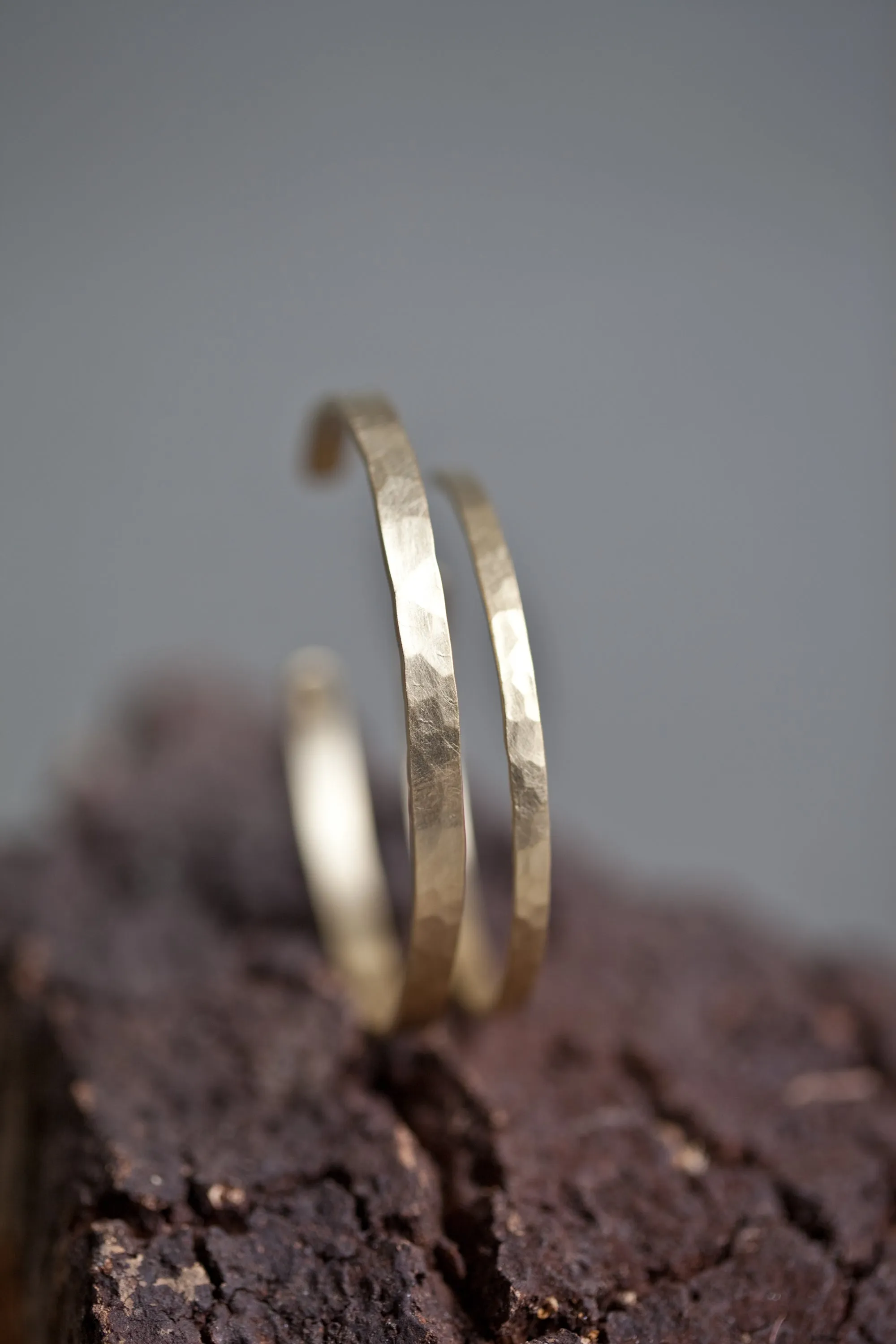 Hammered gold-plated Bangle